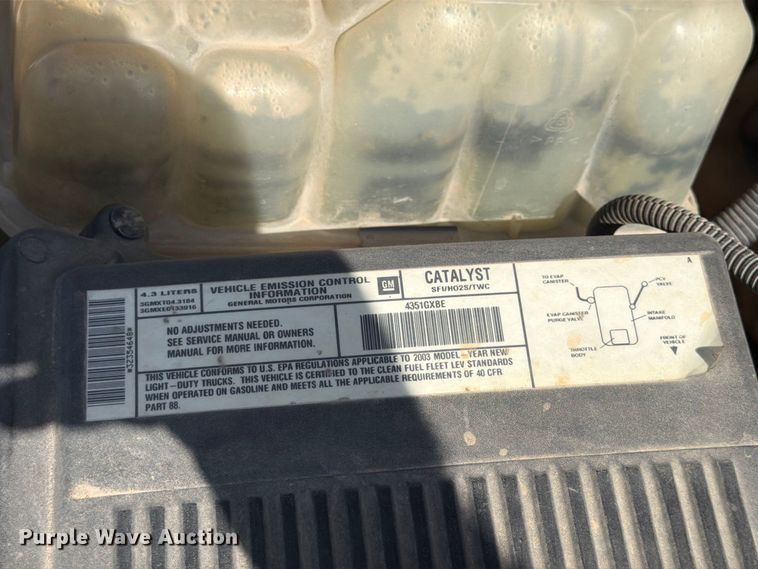 image for item FG0797 2003 GMC Sierra 1500 pickup truck