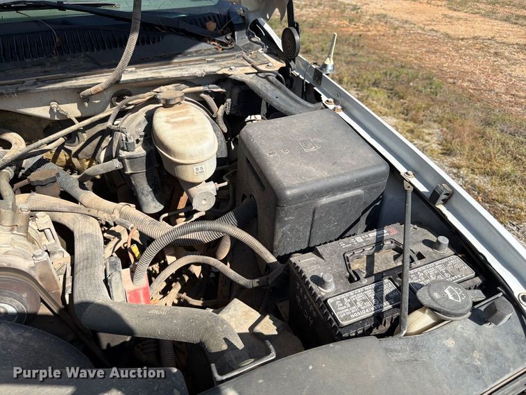 image for item FG0797 2003 GMC Sierra 1500 pickup truck