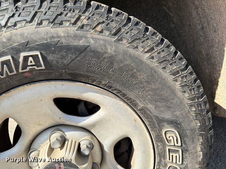 image for item FG0797 2003 GMC Sierra 1500 pickup truck