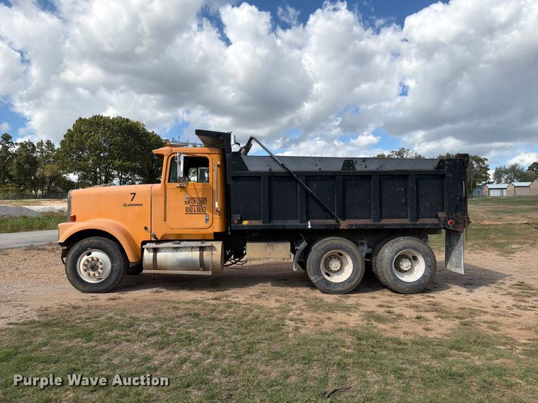 image for item FG0798 1989 International 9300 dump truck
