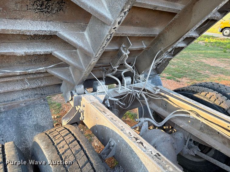 image for item FG0798 1989 International 9300 dump truck