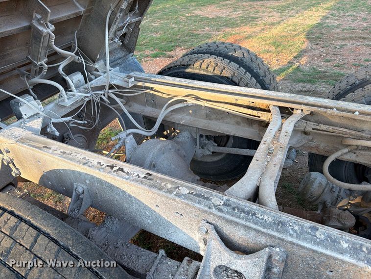 image for item FG0798 1989 International 9300 dump truck