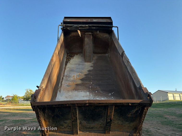 image for item FG0798 1989 International 9300 dump truck