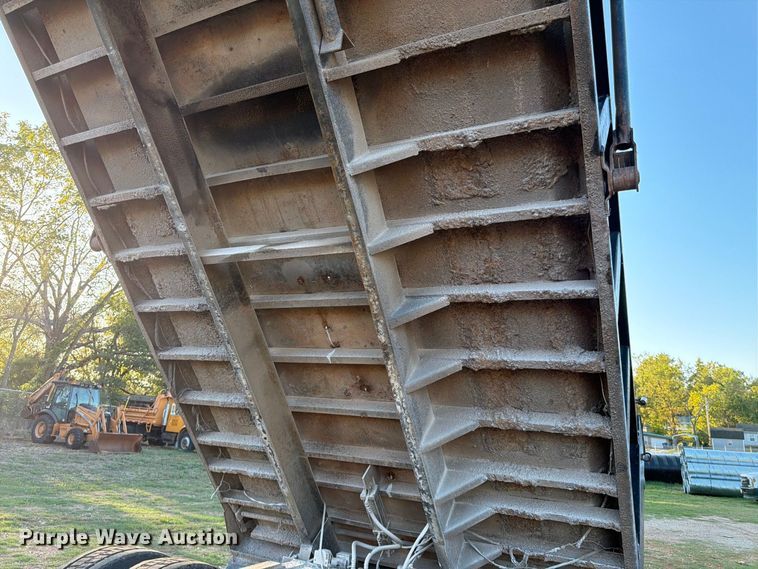 image for item FG0798 1989 International 9300 dump truck