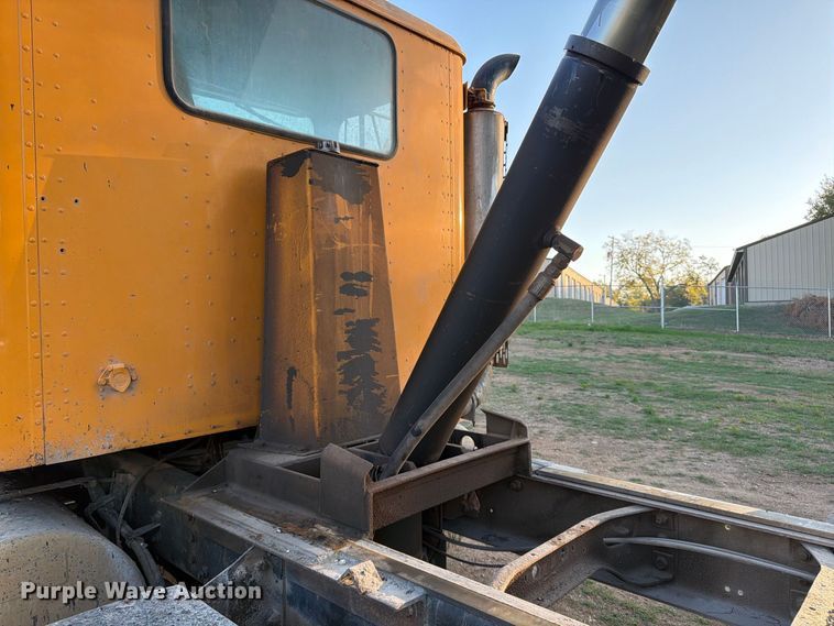 image for item FG0798 1989 International 9300 dump truck
