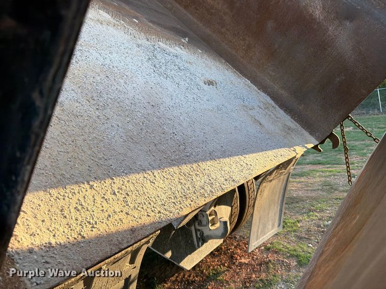 image for item FG0798 1989 International 9300 dump truck