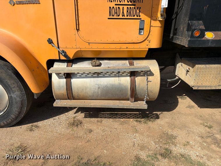 image for item FG0798 1989 International 9300 dump truck