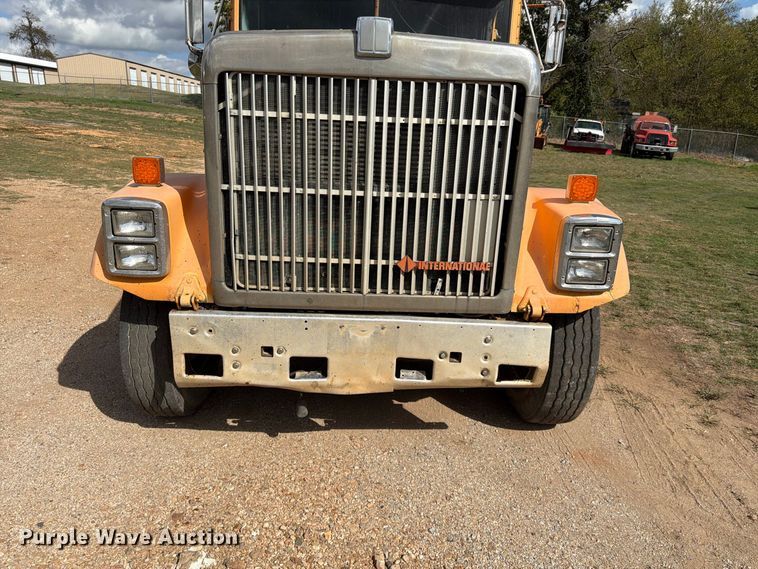 image for item FG0798 1989 International 9300 dump truck