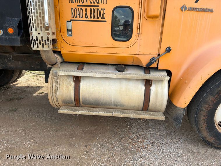 image for item FG0798 1989 International 9300 dump truck