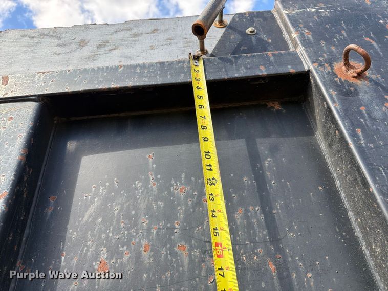 image for item FG0798 1989 International 9300 dump truck
