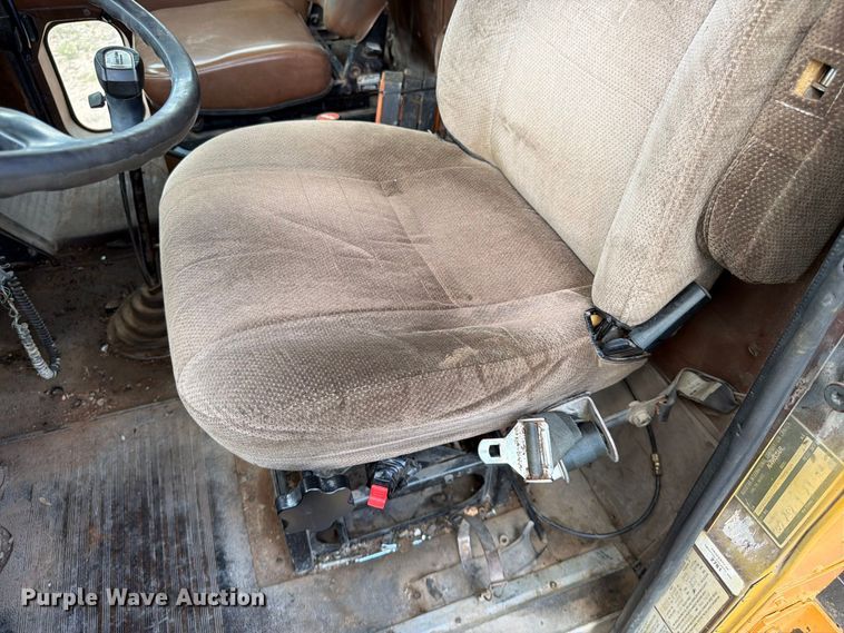 image for item FG0798 1989 International 9300 dump truck