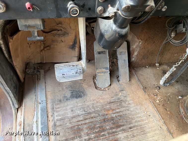 image for item FG0798 1989 International 9300 dump truck