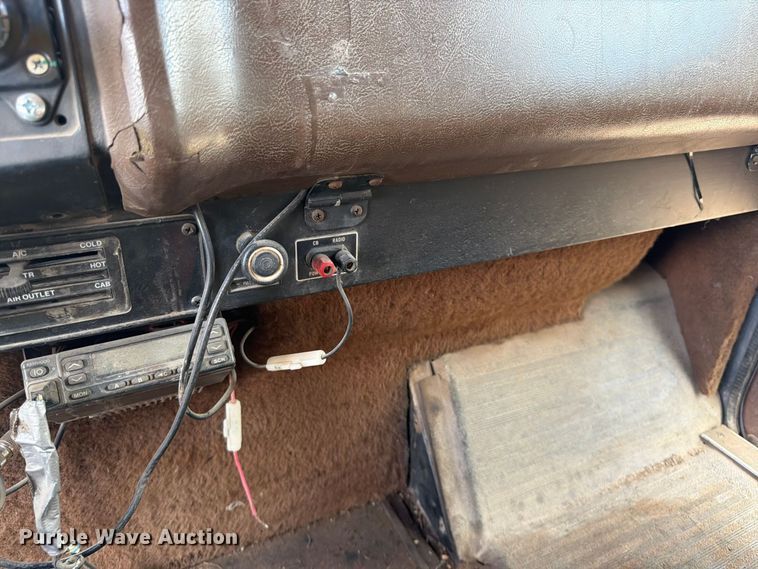 image for item FG0798 1989 International 9300 dump truck