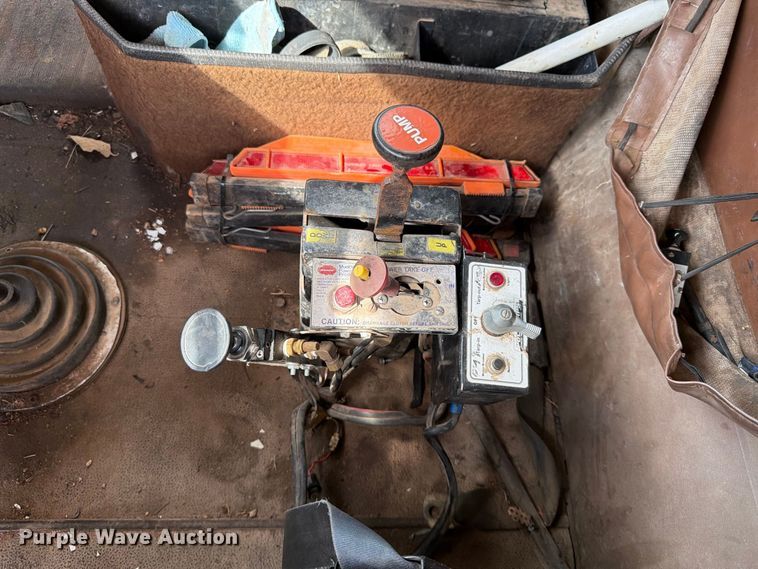 image for item FG0798 1989 International 9300 dump truck