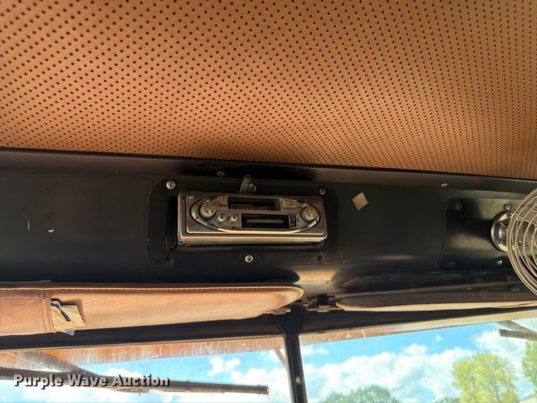 image for item FG0798 1989 International 9300 dump truck