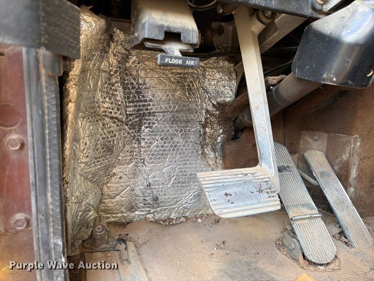 image for item FG0798 1989 International 9300 dump truck