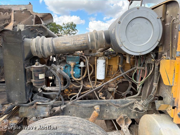 image for item FG0798 1989 International 9300 dump truck