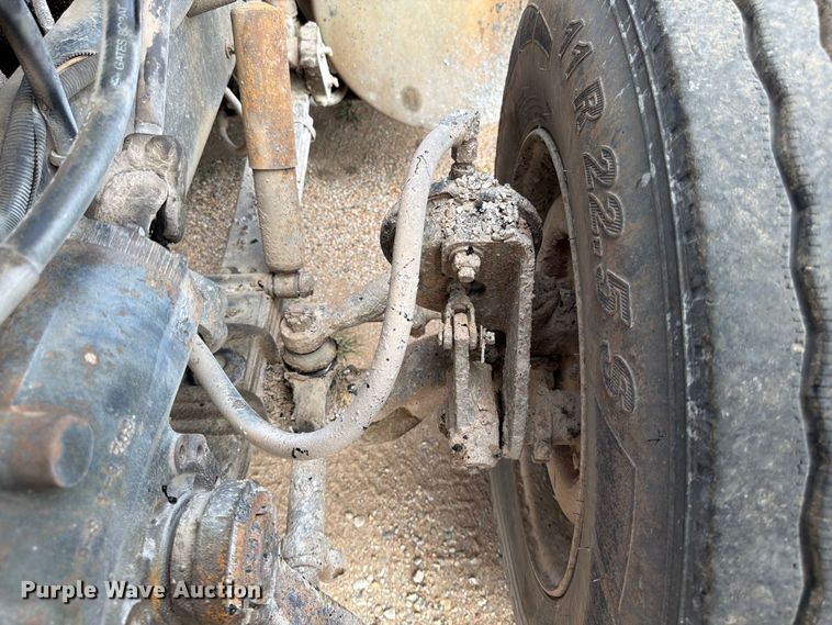 image for item FG0798 1989 International 9300 dump truck