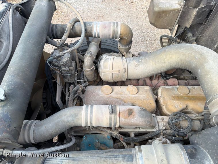 image for item FG0798 1989 International 9300 dump truck