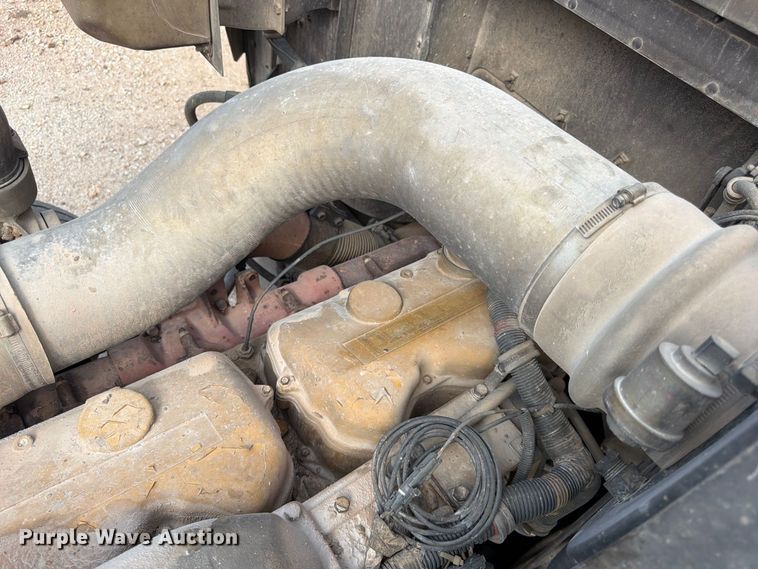 image for item FG0798 1989 International 9300 dump truck