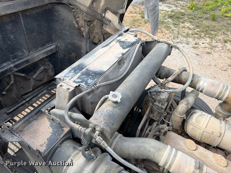 image for item FG0798 1989 International 9300 dump truck