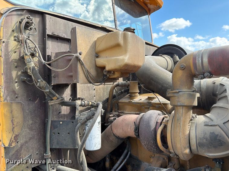 image for item FG0798 1989 International 9300 dump truck