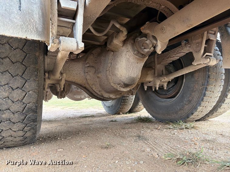 image for item FG0798 1989 International 9300 dump truck