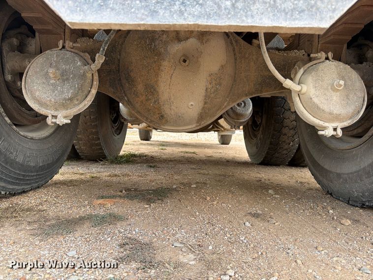 image for item FG0798 1989 International 9300 dump truck