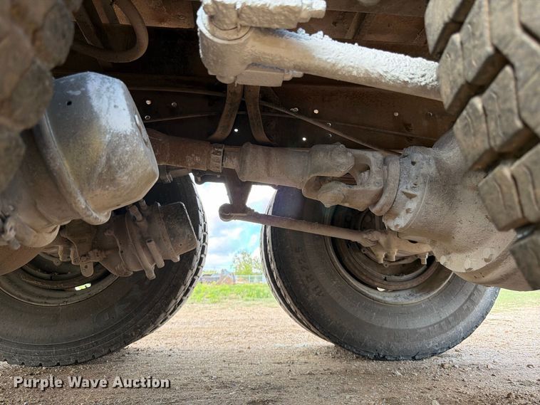 image for item FG0798 1989 International 9300 dump truck