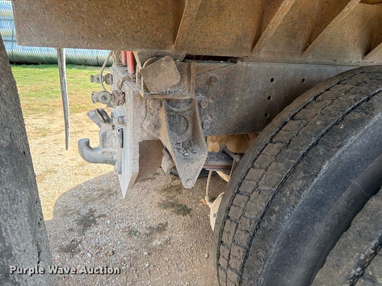 image for item FG0798 1989 International 9300 dump truck