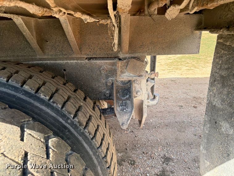 image for item FG0798 1989 International 9300 dump truck