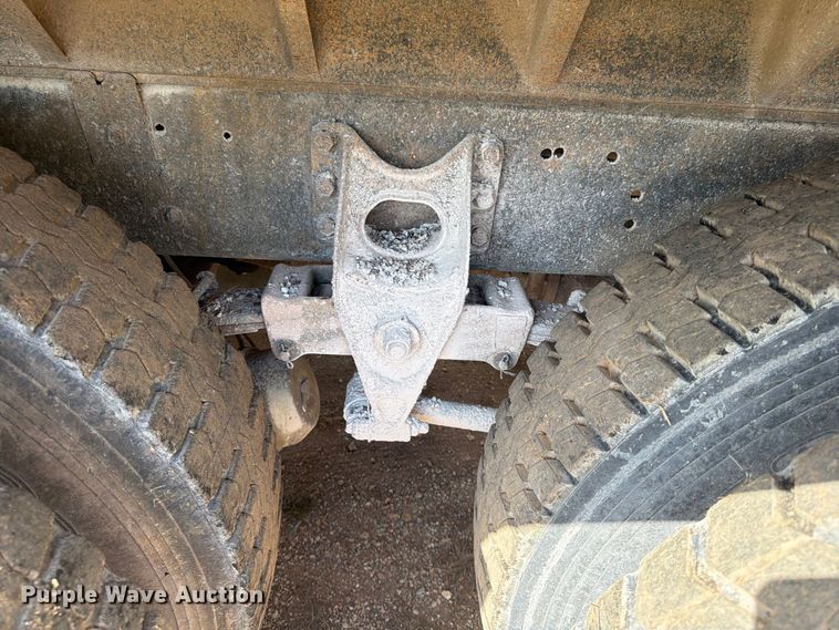 image for item FG0798 1989 International 9300 dump truck