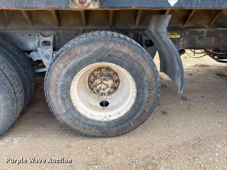 image for item FG0798 1989 International 9300 dump truck