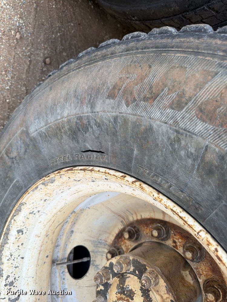 image for item FG0798 1989 International 9300 dump truck
