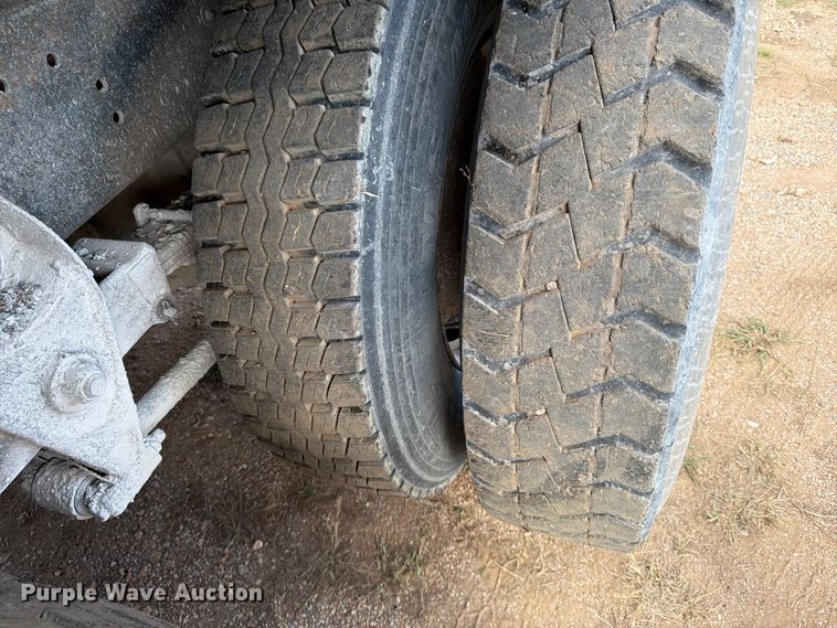 image for item FG0798 1989 International 9300 dump truck