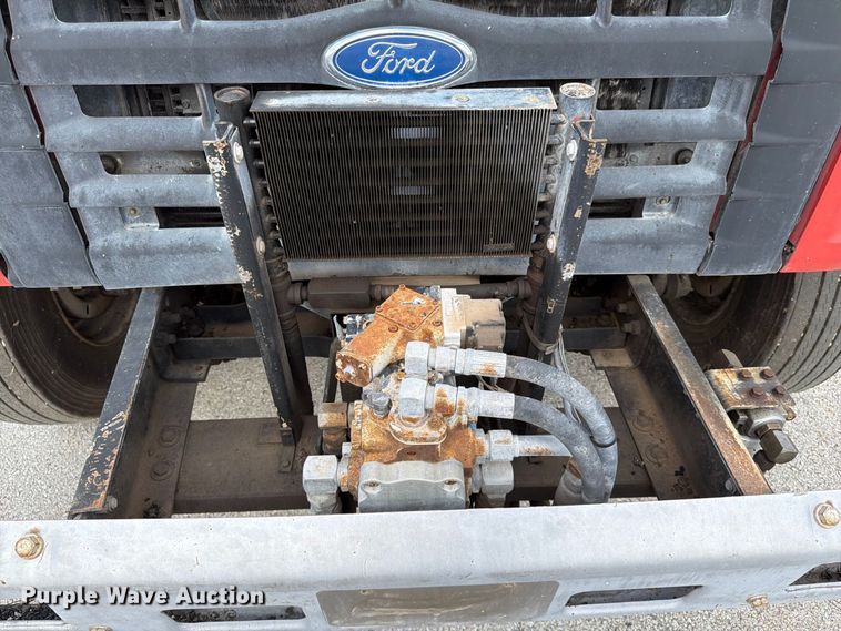 image for item FG0799 1996 Ford F800 oil distributor truck