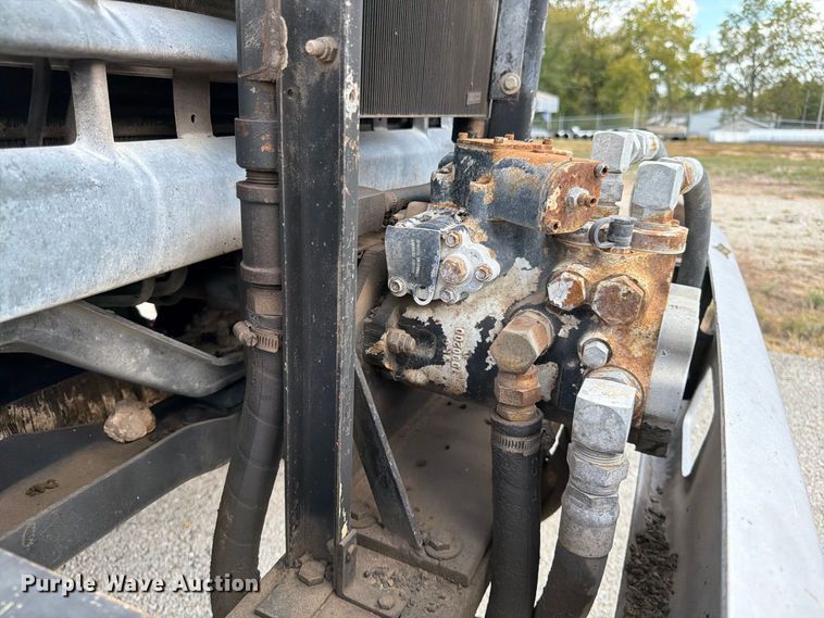 image for item FG0799 1996 Ford F800 oil distributor truck