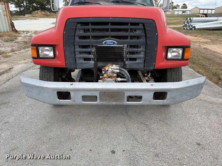 image for item FG0799 1996 Ford F800 oil distributor truck