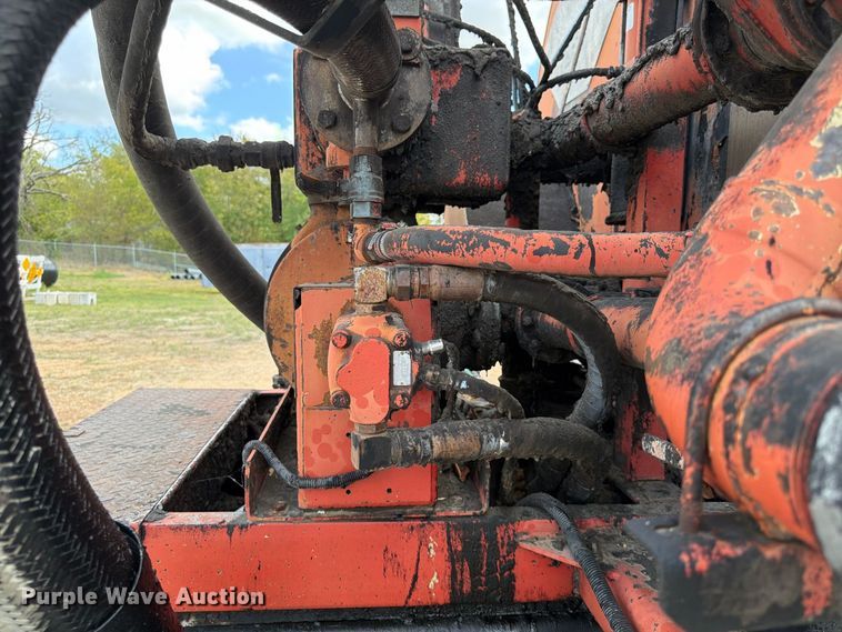 image for item FG0799 1996 Ford F800 oil distributor truck