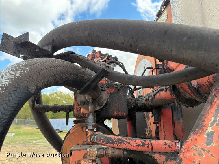 image for item FG0799 1996 Ford F800 oil distributor truck