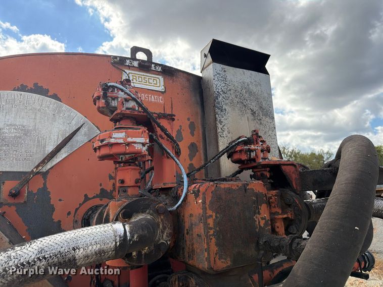 image for item FG0799 1996 Ford F800 oil distributor truck