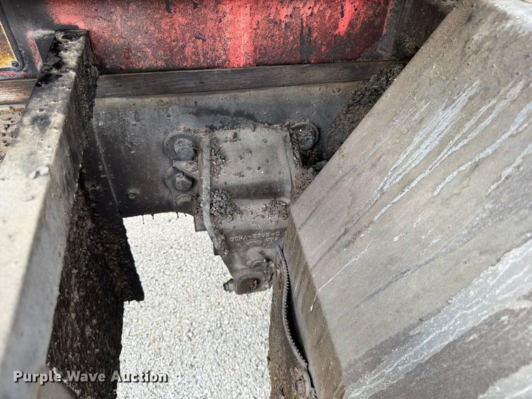 image for item FG0799 1996 Ford F800 oil distributor truck