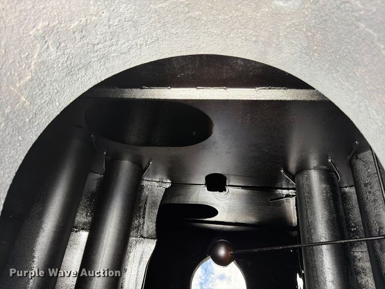 image for item FG0799 1996 Ford F800 oil distributor truck