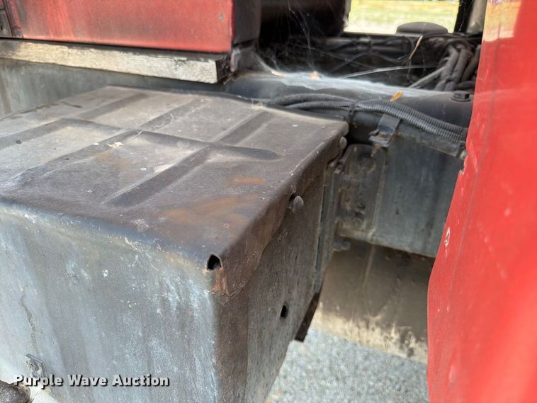 image for item FG0799 1996 Ford F800 oil distributor truck