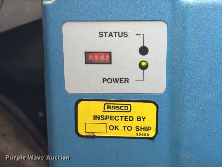 image for item FG0799 1996 Ford F800 oil distributor truck