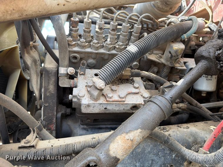 image for item FG0799 1996 Ford F800 oil distributor truck
