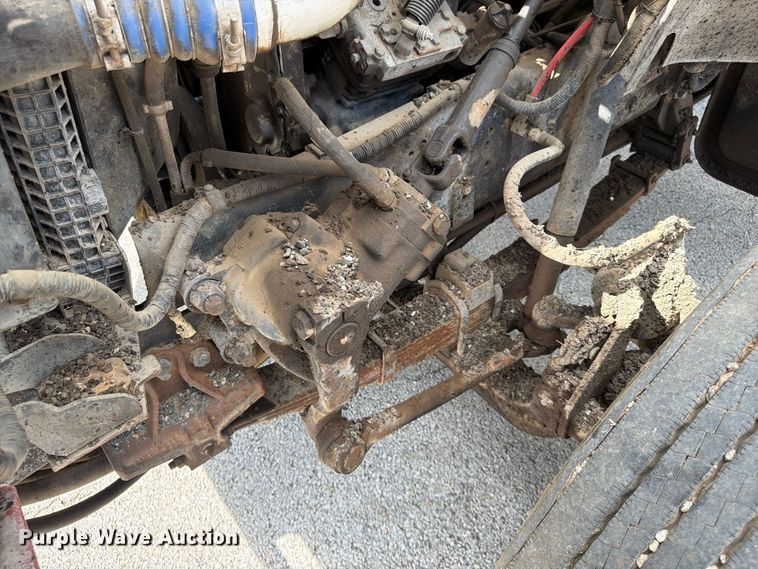 image for item FG0799 1996 Ford F800 oil distributor truck