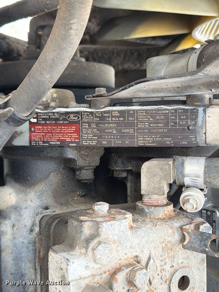 image for item FG0799 1996 Ford F800 oil distributor truck
