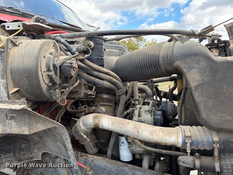 image for item FG0799 1996 Ford F800 oil distributor truck
