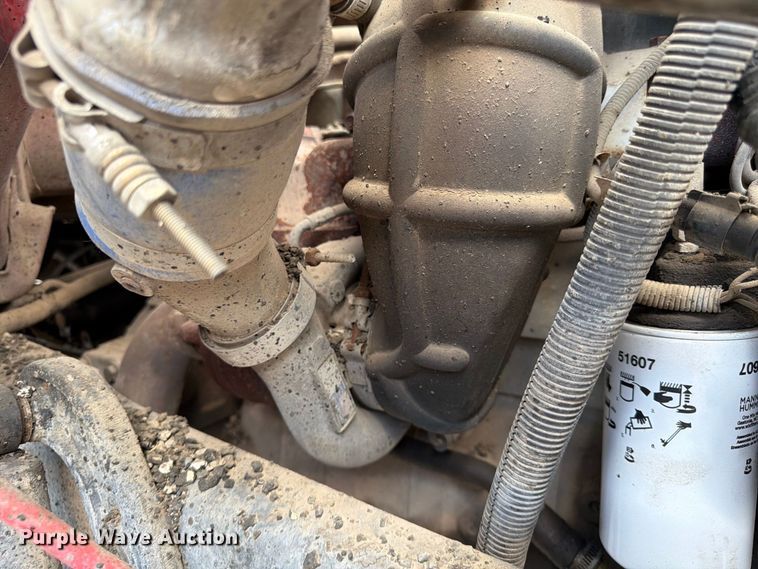 image for item FG0799 1996 Ford F800 oil distributor truck